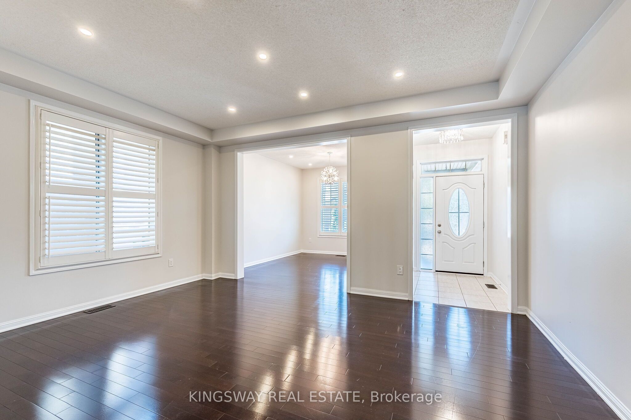 323 Cochrane Terrace
