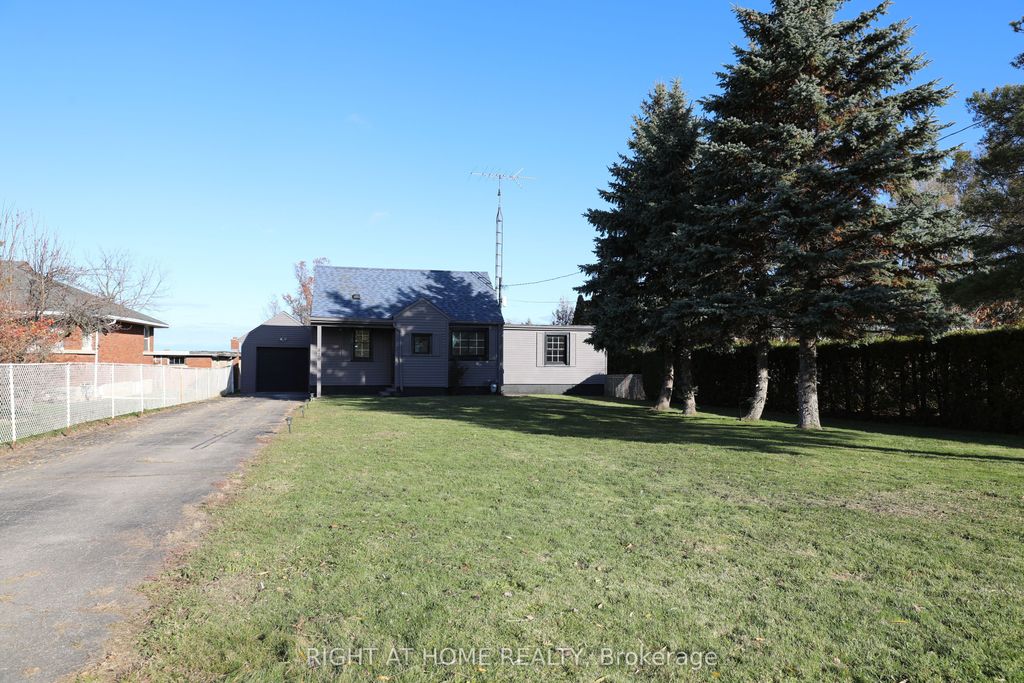 Photo of 876 Queenston Road, Niagara-on-the-Lake, ON L0S 1J0 (MLS # X12583564)