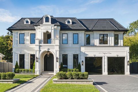 517 Stafford Drive Oakville ON L6L 4M4