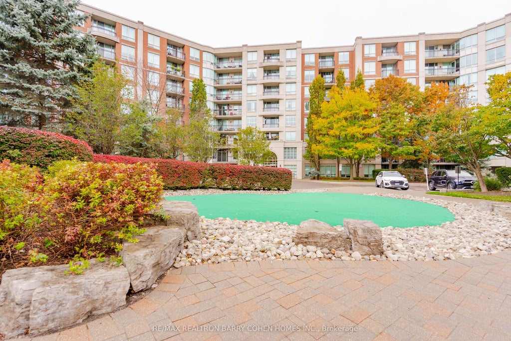 Photo of 28 William Carson Crescent #815, Toronto, ON M2P 2H1 (MLS # C13842944)