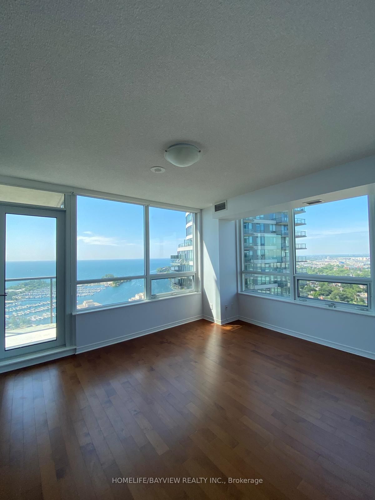 2230 Lakeshore Boulevard 3202