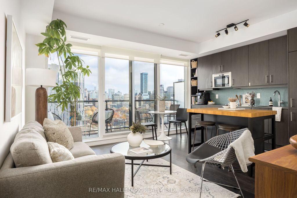 Photo of 297 College Street #1702, Toronto, ON M5T 1S2 (MLS # C12565502)