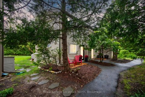 Photo of 5 Dawson Drive #305, Collingwood, ON L9Y 5B4 (MLS # S12461921)