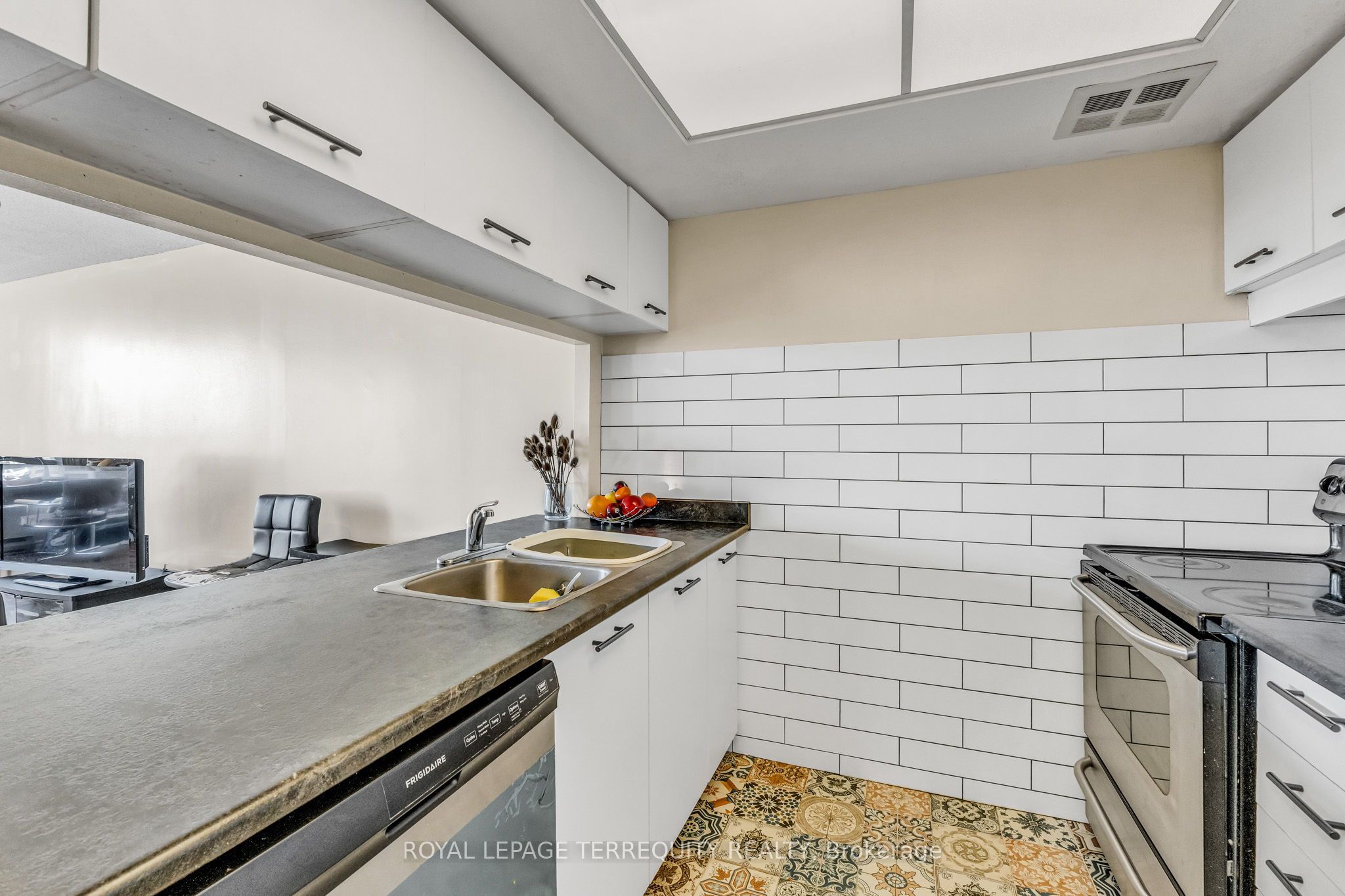 250 Webb Drive 1512