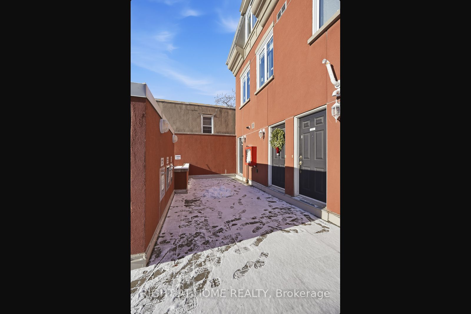 3400 Lake Shore Boulevard W 217