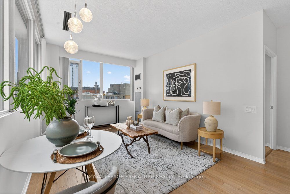 555 Yonge Street 707