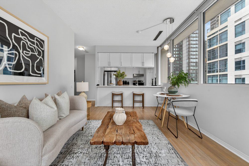 555 Yonge Street 707