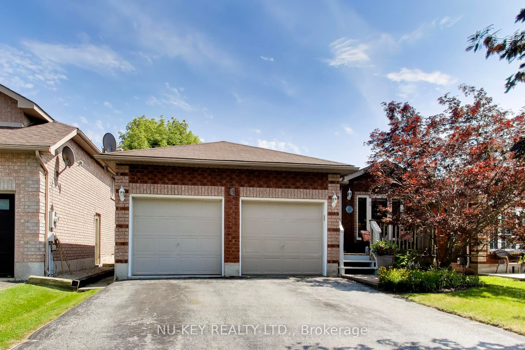 9 Monique Crescent