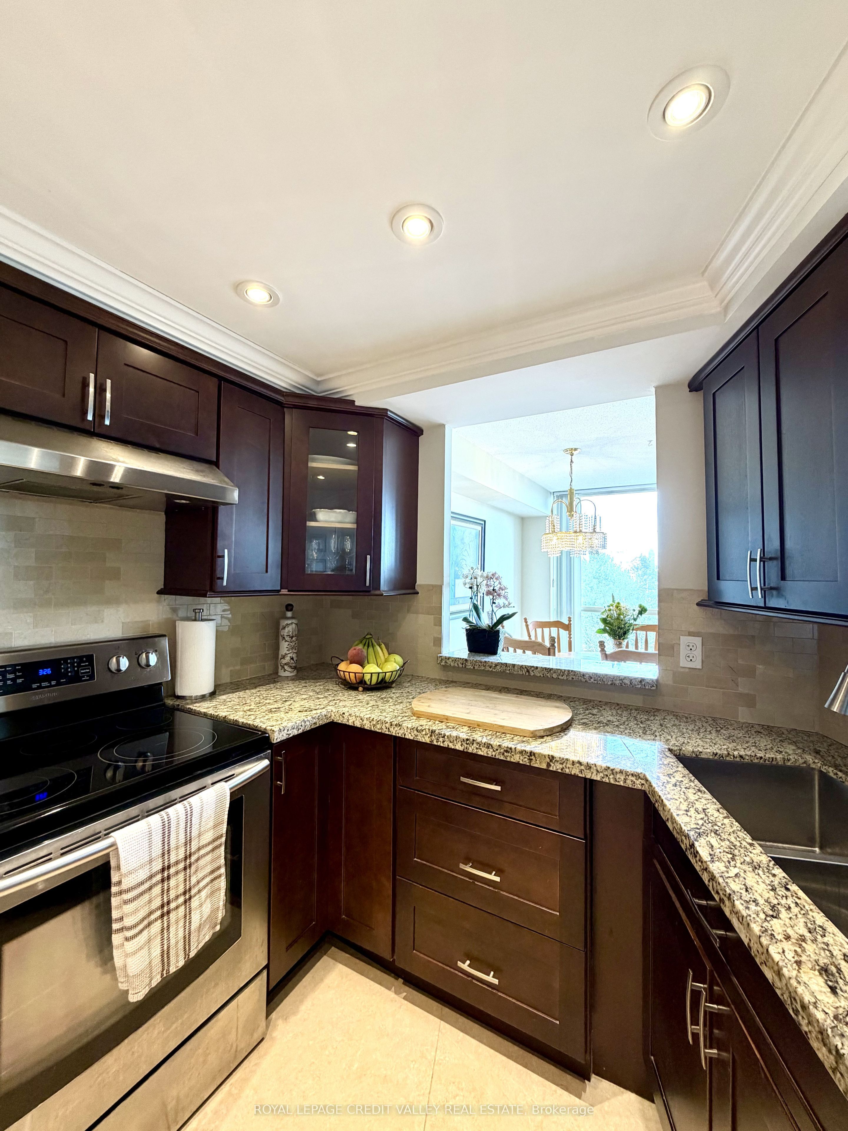 1360 Rathburn Road E 406