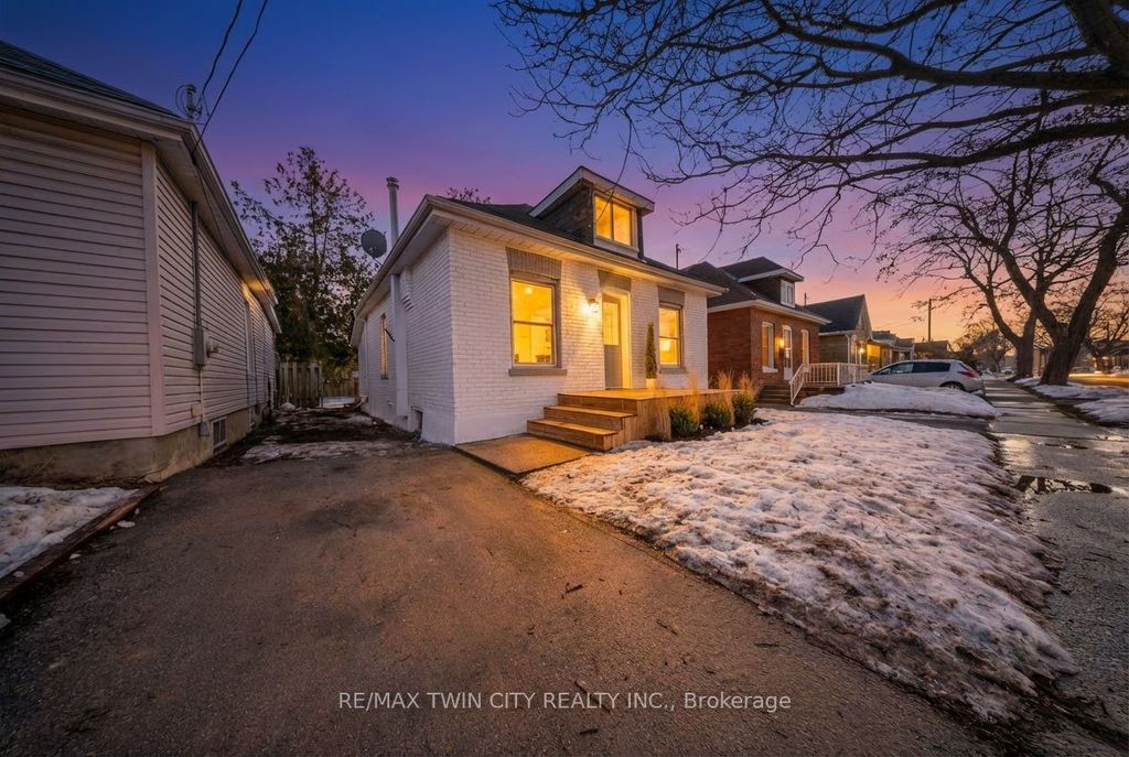 Photo of 327 Sheridan Street, Brantford, ON N3S 4R8 (MLS # X12804460)