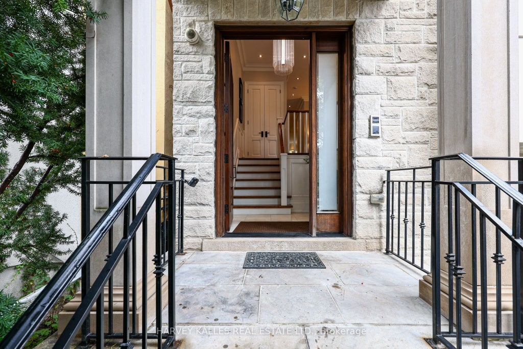 Photo of 344 Fairlawn Avenue, Toronto, ON M5M 1T6 (MLS # C13862610)