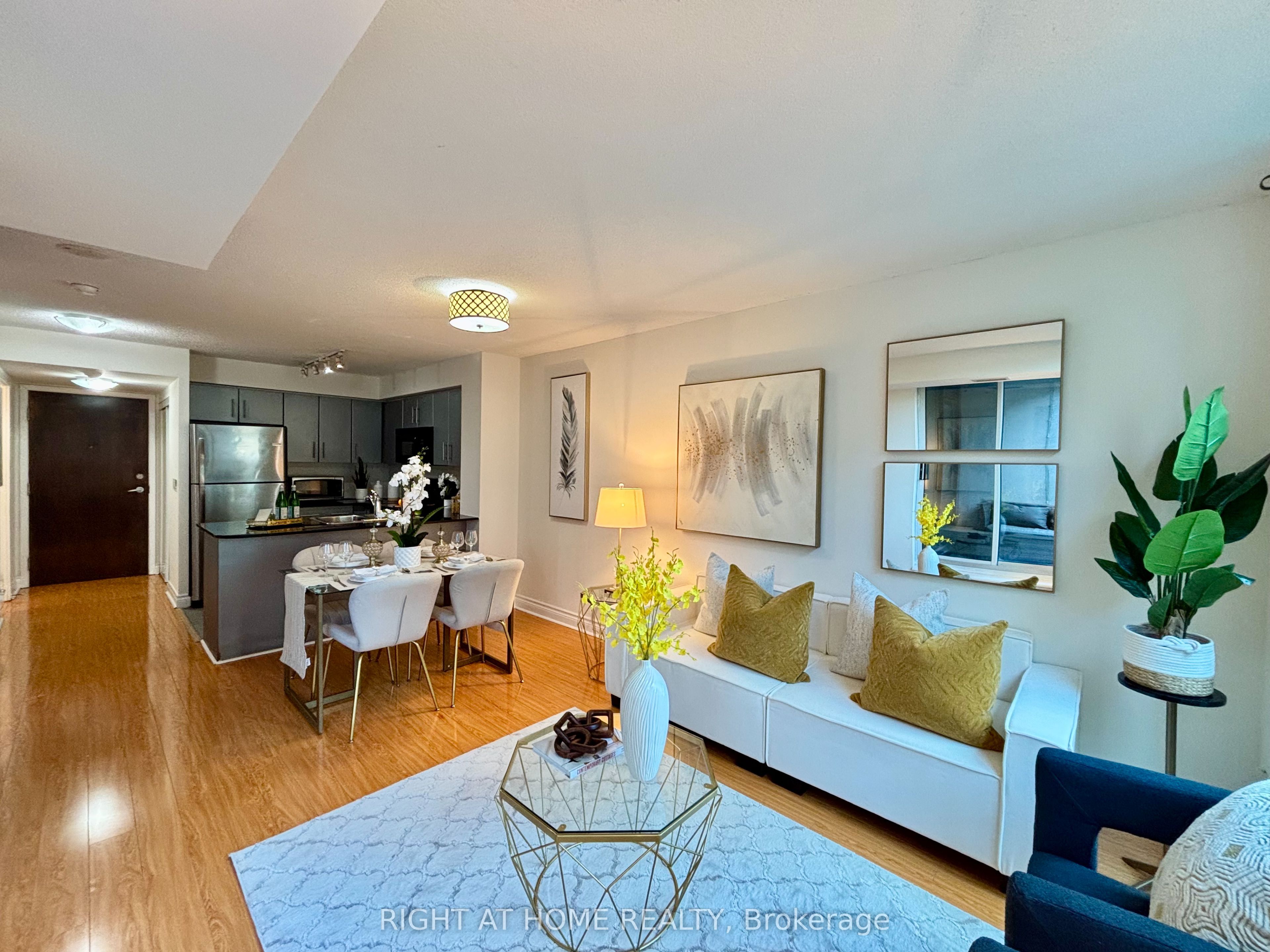 12 Yonge Street 503