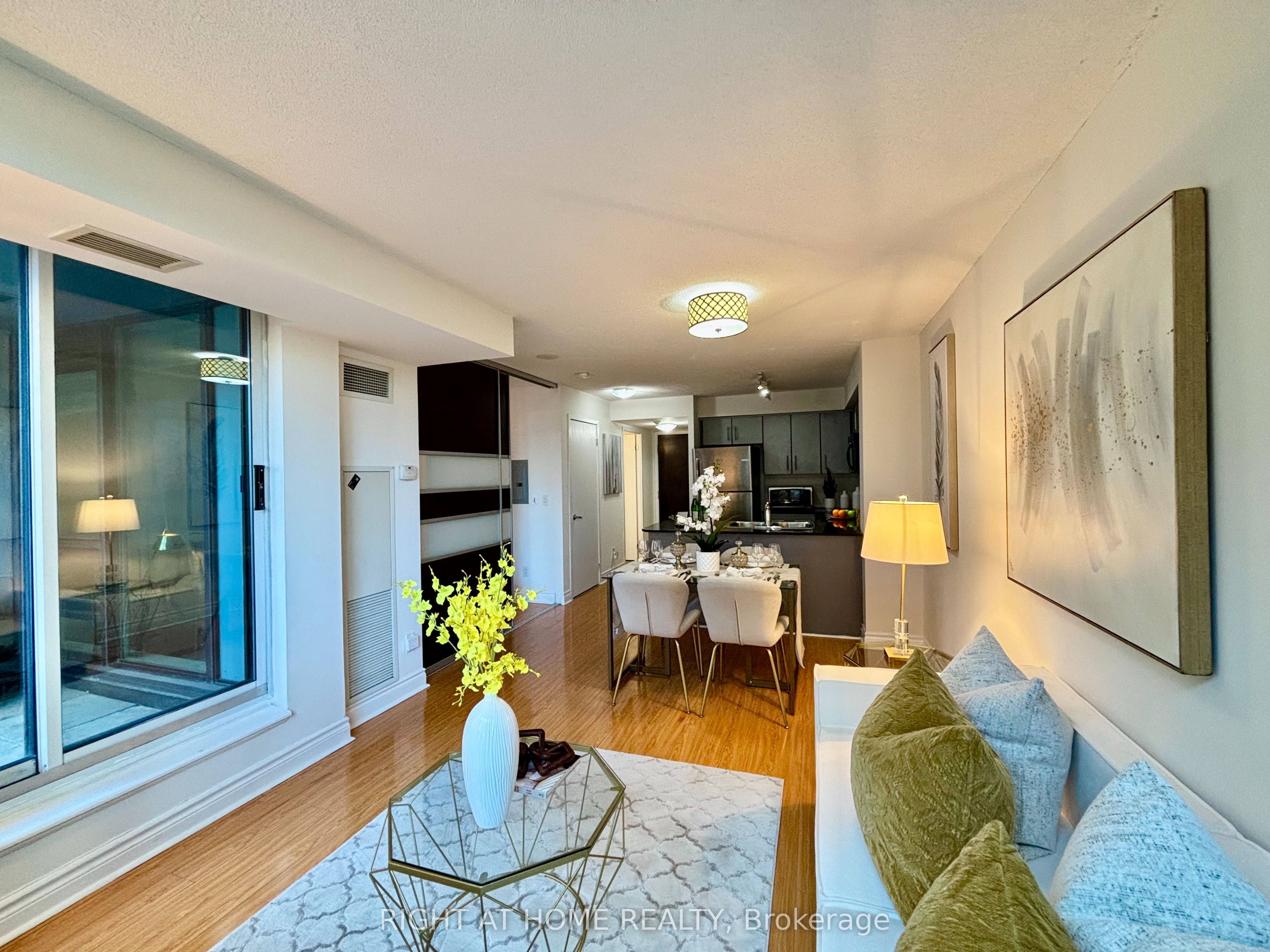 12 Yonge Street 503