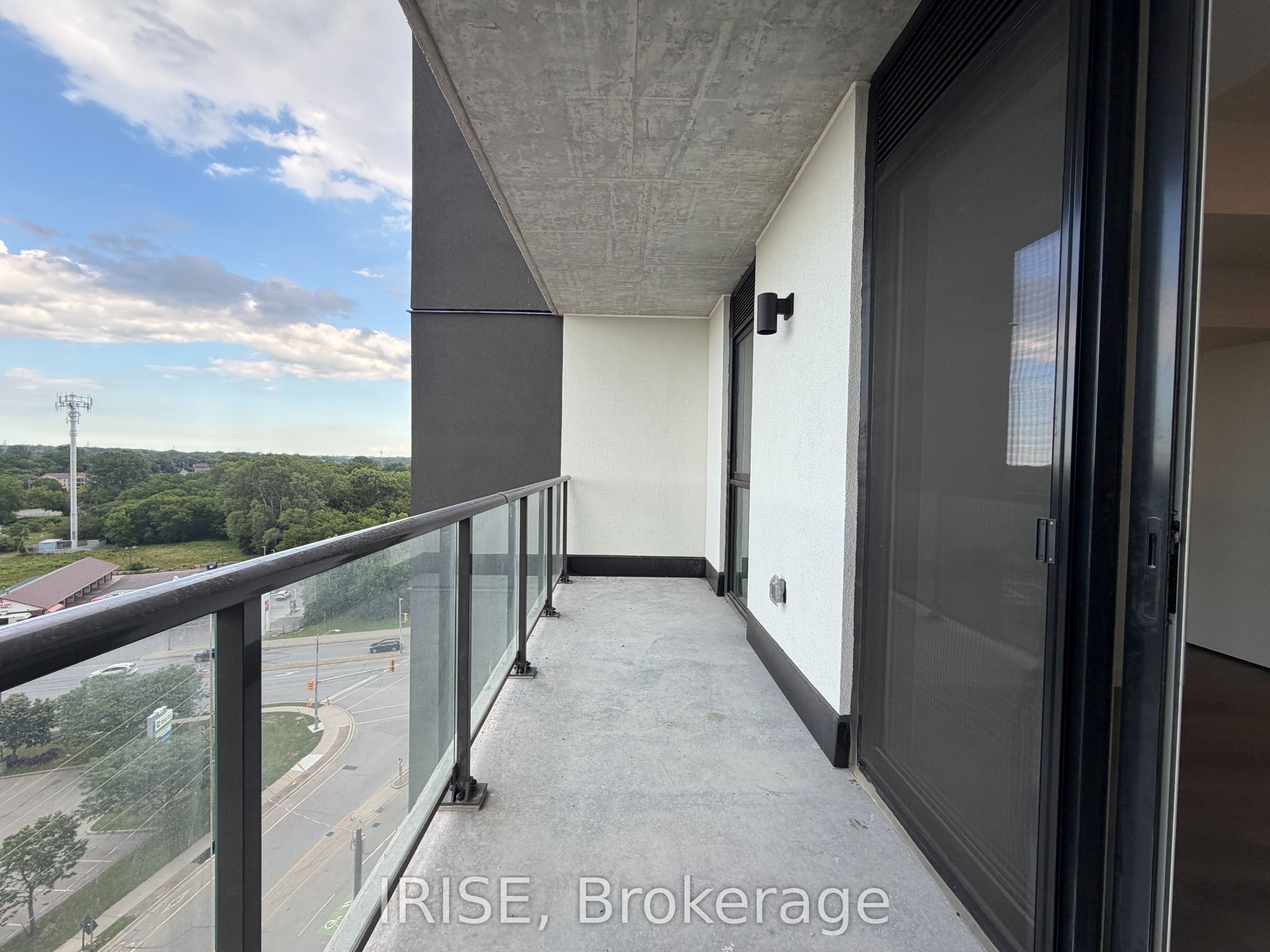 Photo 1 of 11 — 33 Erie Avenue 1002, Brantford, ON N3S 0K7