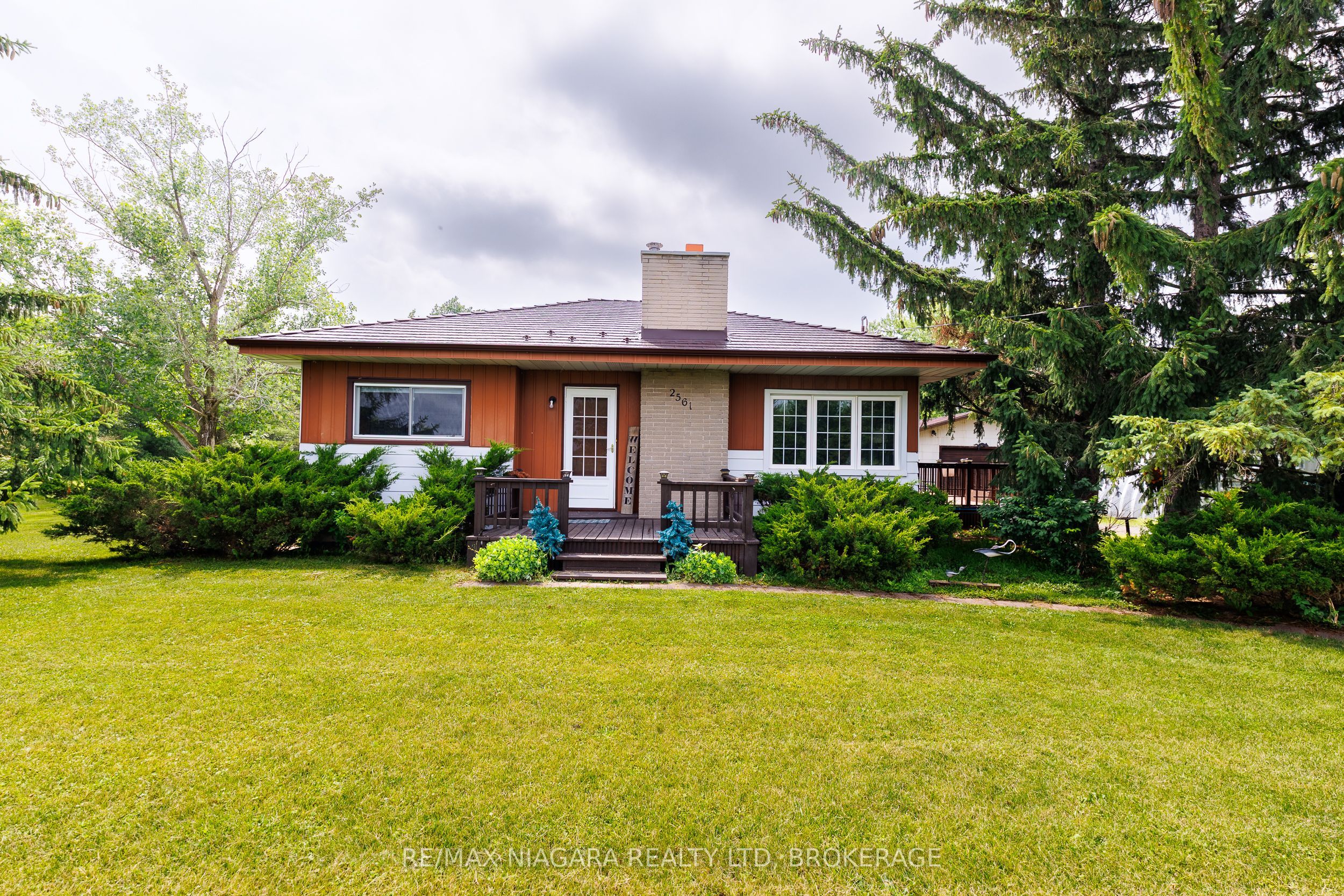 2561 Point Abino Road N