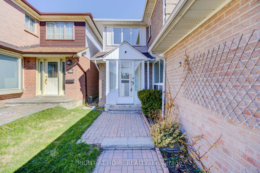 Photo of 10 Holm Crescent, Markham, ON L3T 5J3 (MLS # N12973962)