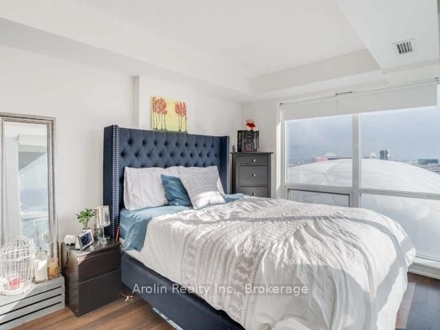 20 Joe Shuster Way 212