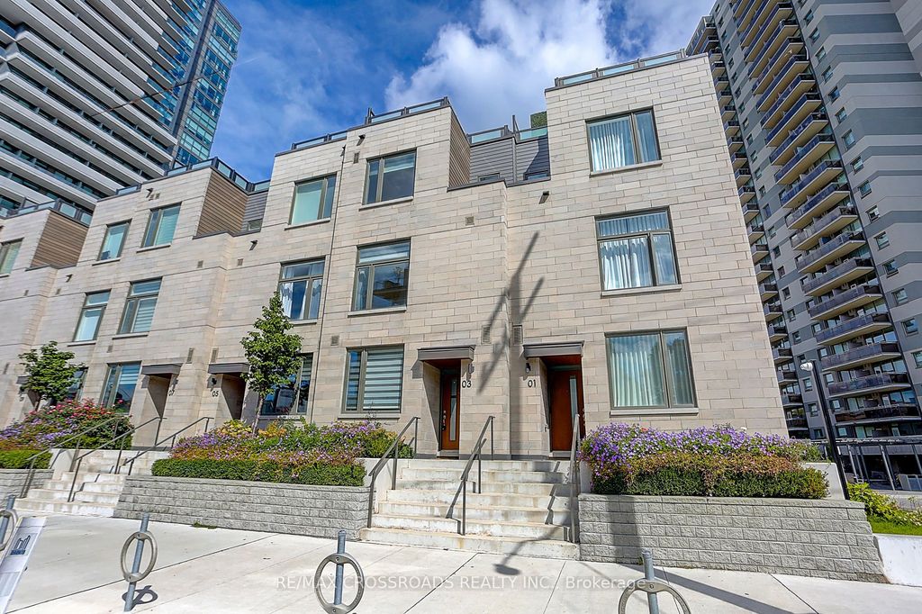 Photo of 270 Davenport Road #TH3, Toronto, ON M5R 0C1 (MLS # C12417610)