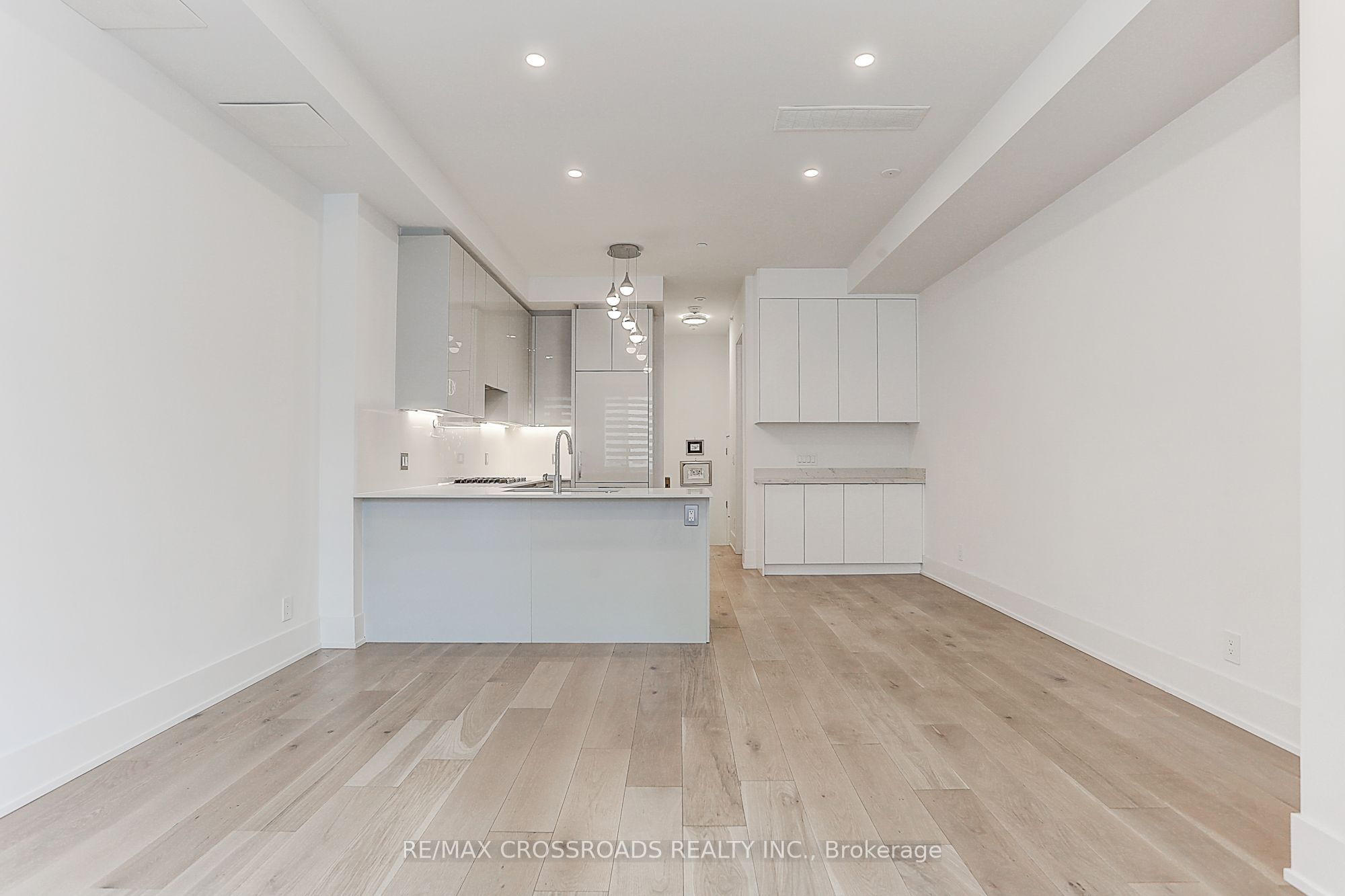 270 Davenport Road TH3