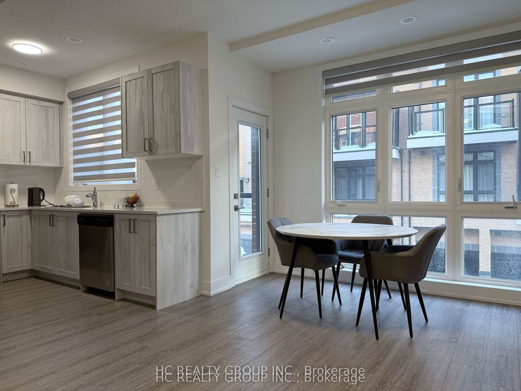 Photo of 3 bond Crescent #6, Richmond Hill, ON L4E 1J4 (MLS # N12800534)