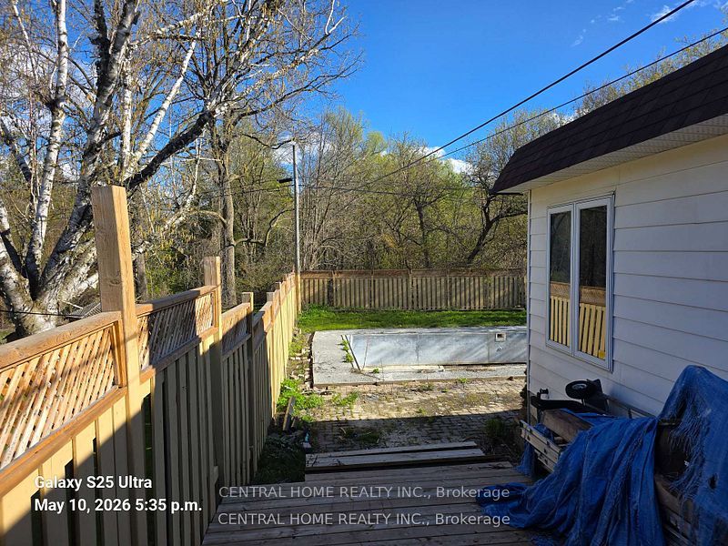 206 Parkview Crescent