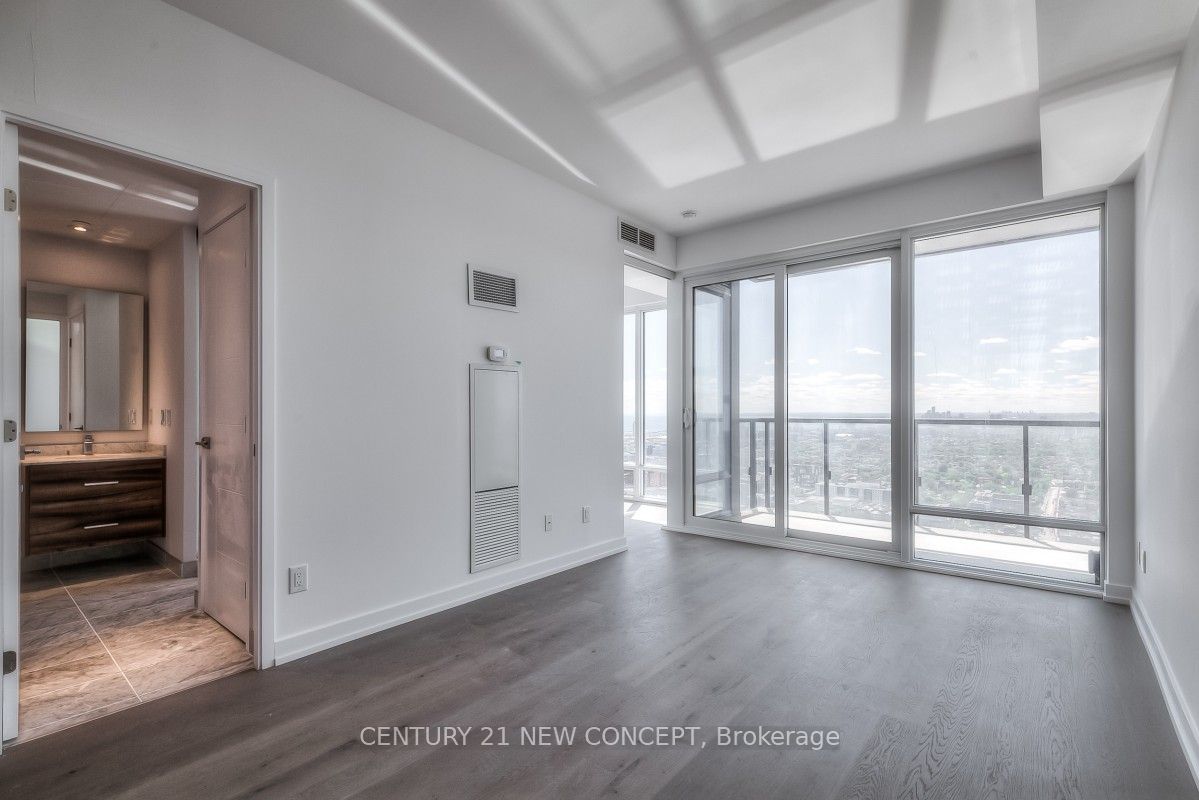 488 University Avenue 3711