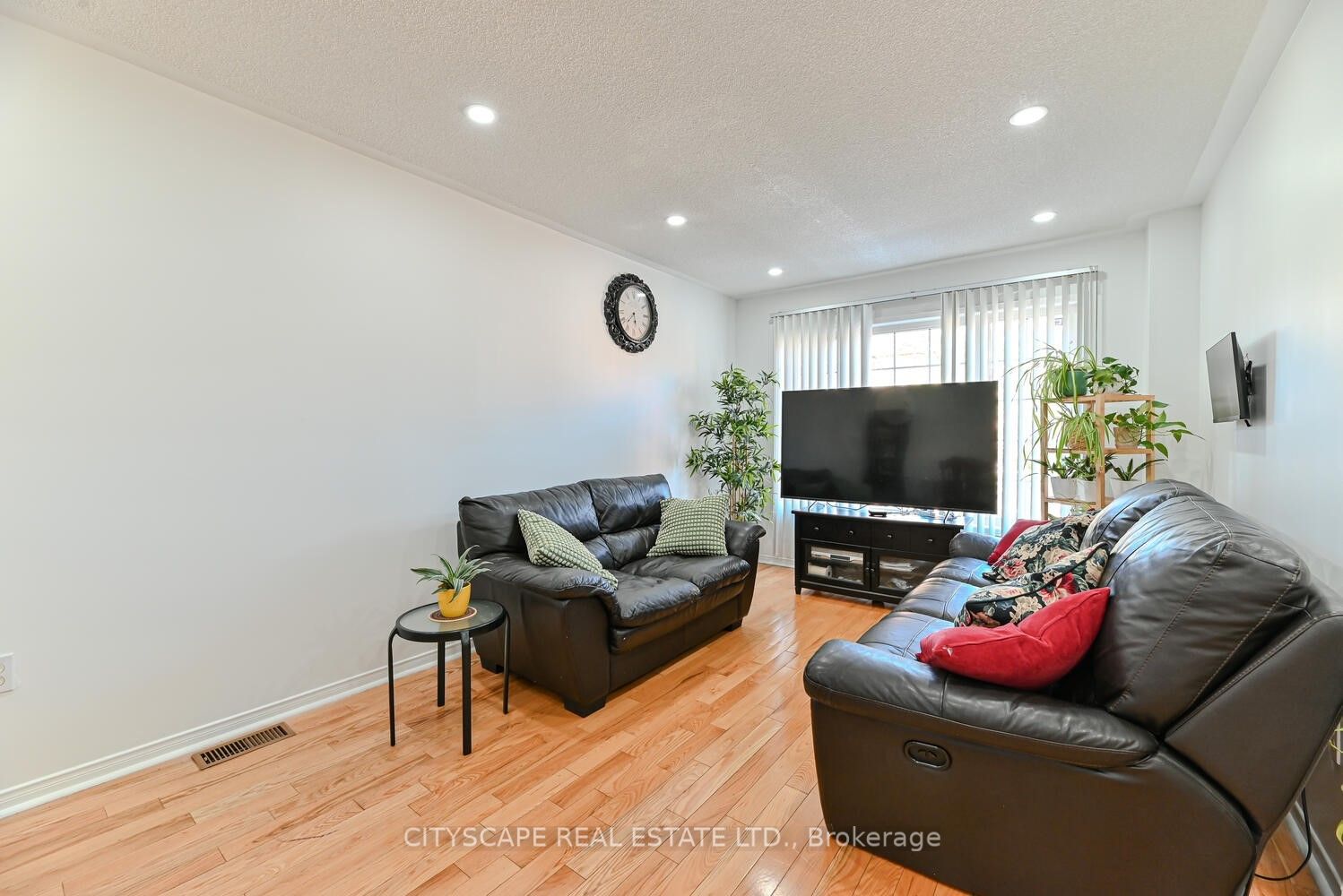 3020 Cedarglen Gate 35