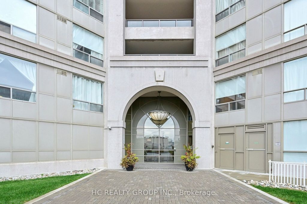 Photo of 9015 Leslie Street #Lph11, Richmond Hill, ON L4B 3B6 (MLS # N12864678)