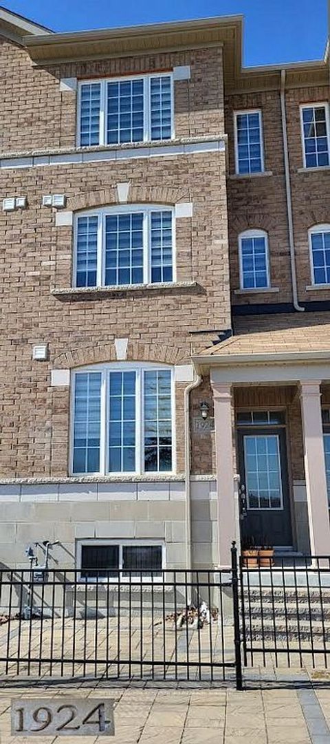 1924 Donald Cousens Parkway Markham ON L6B 0V5