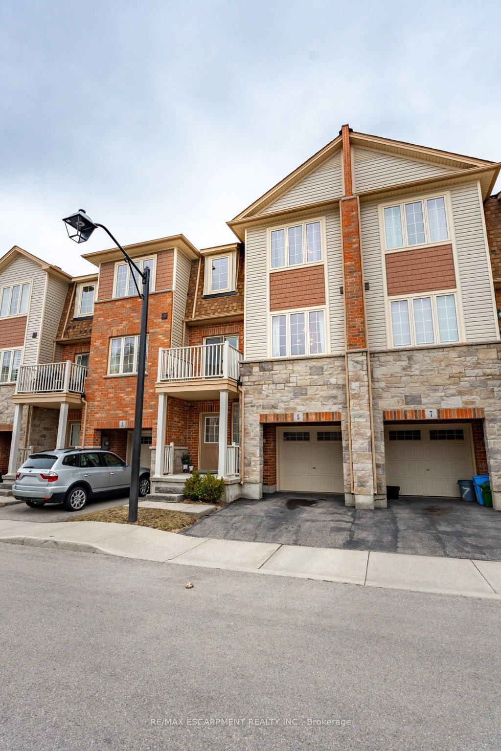 Photo of 11 Stockbridge Gardens #5, Hamilton, ON L8J 0H5 (MLS # X12760294)