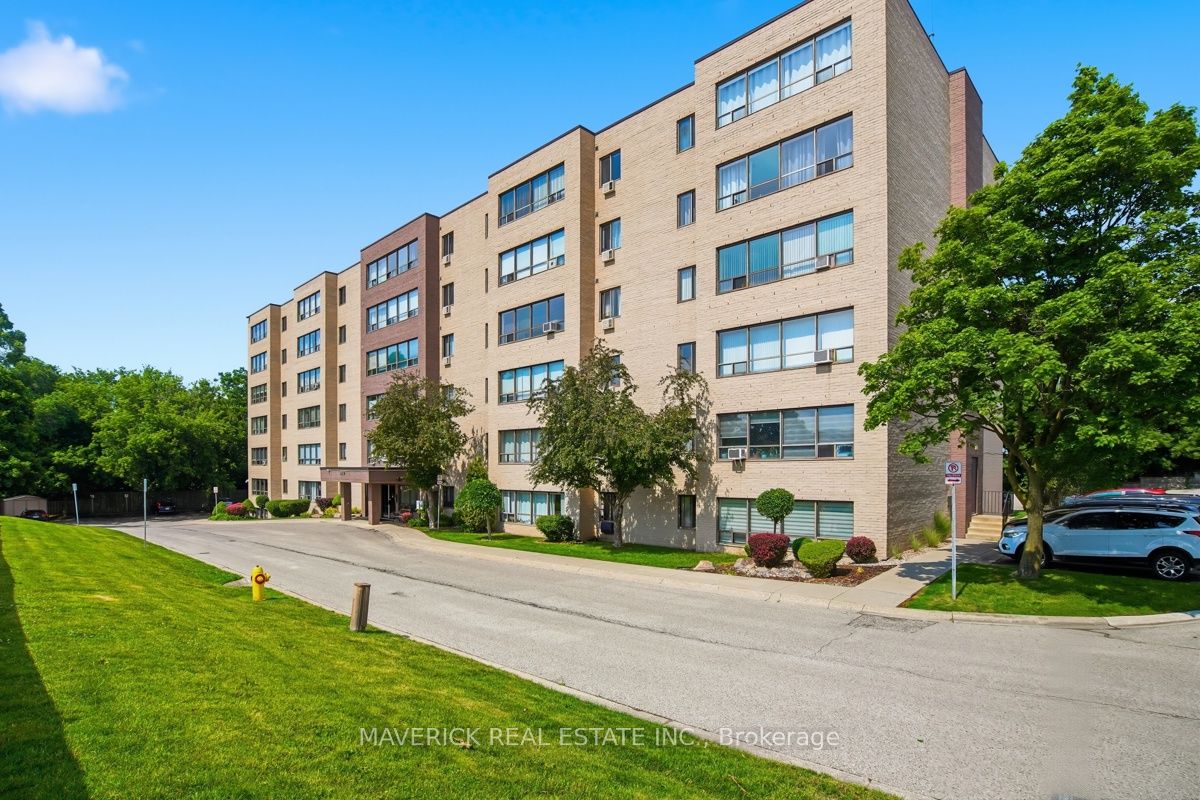 Photo 1 of 34 — 650 Cheapside Street 303, London East, ON N5Y 5J8