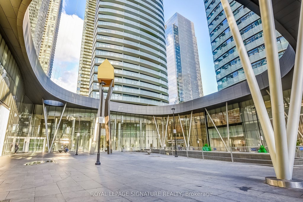 Photo of 14 York Street #2804, Toronto, ON M5J 0B1 (MLS # C13217666)