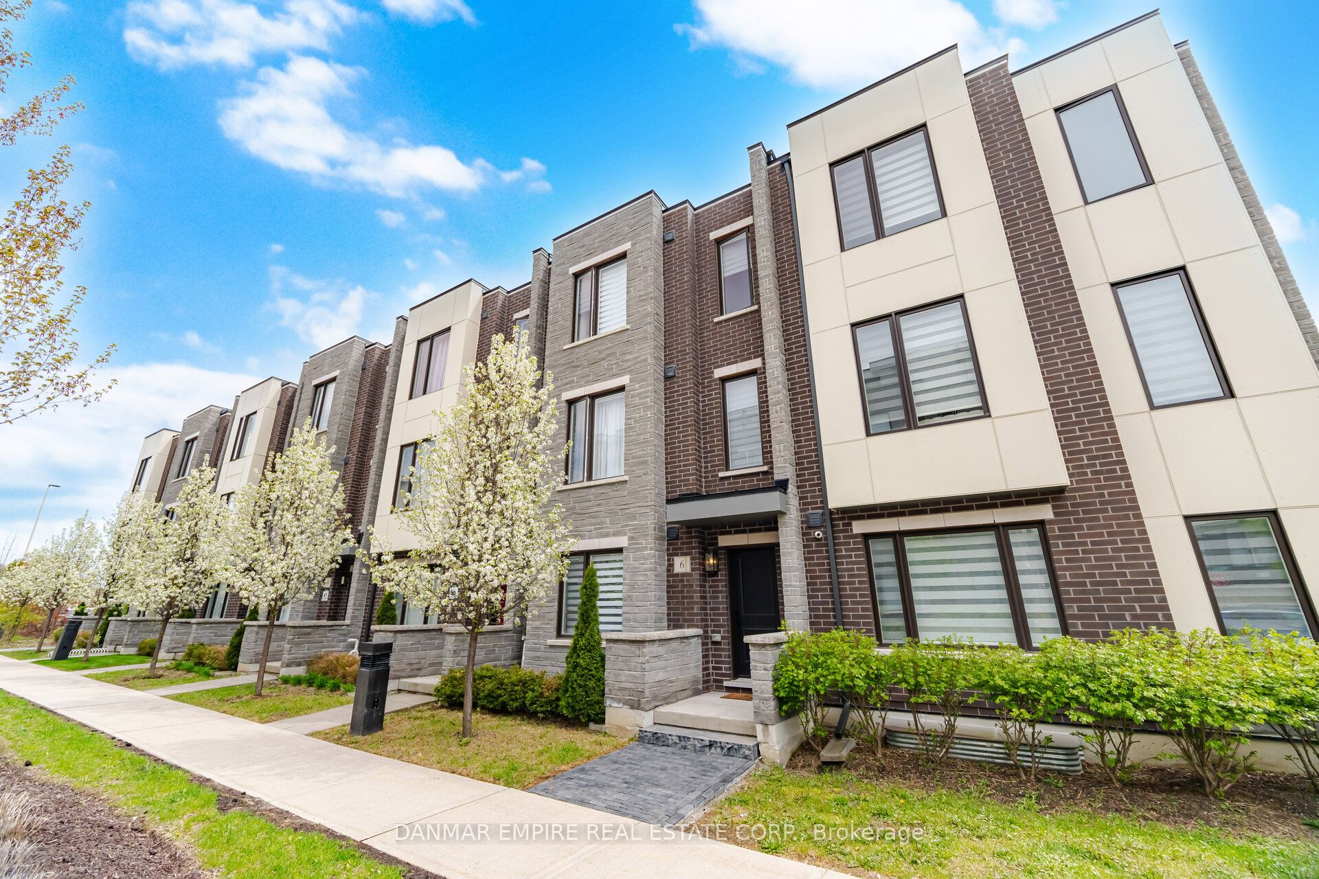 6 Canner Court