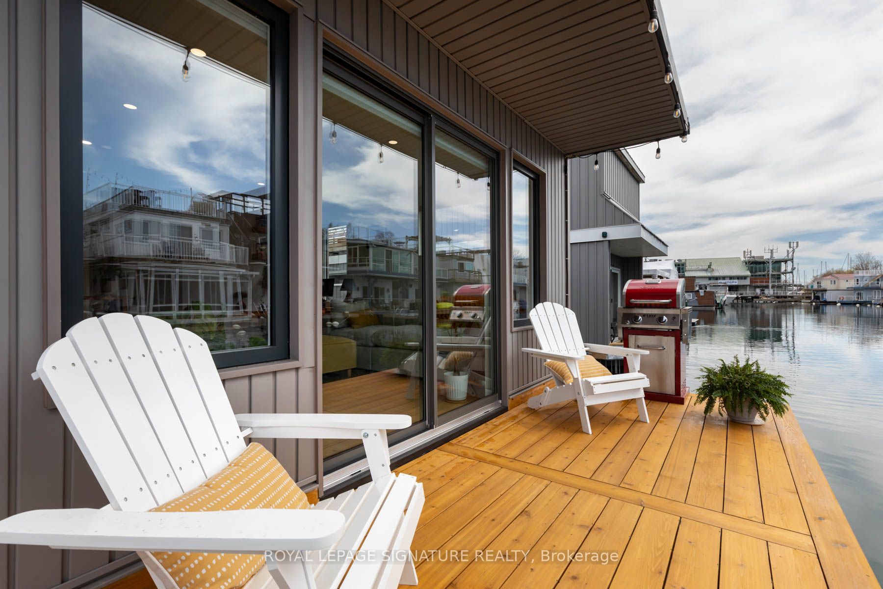 7 Brimley Road S E65