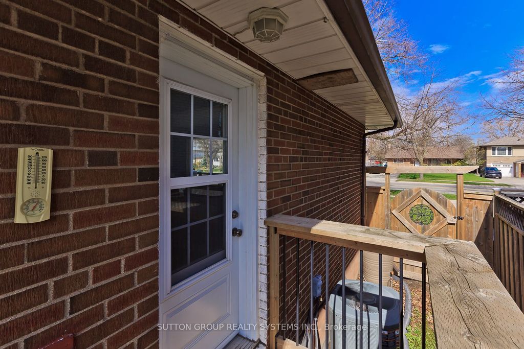 Photo of 2730 Truscott Drive, Mississauga, ON L5J 2B7 (MLS # W13044684)