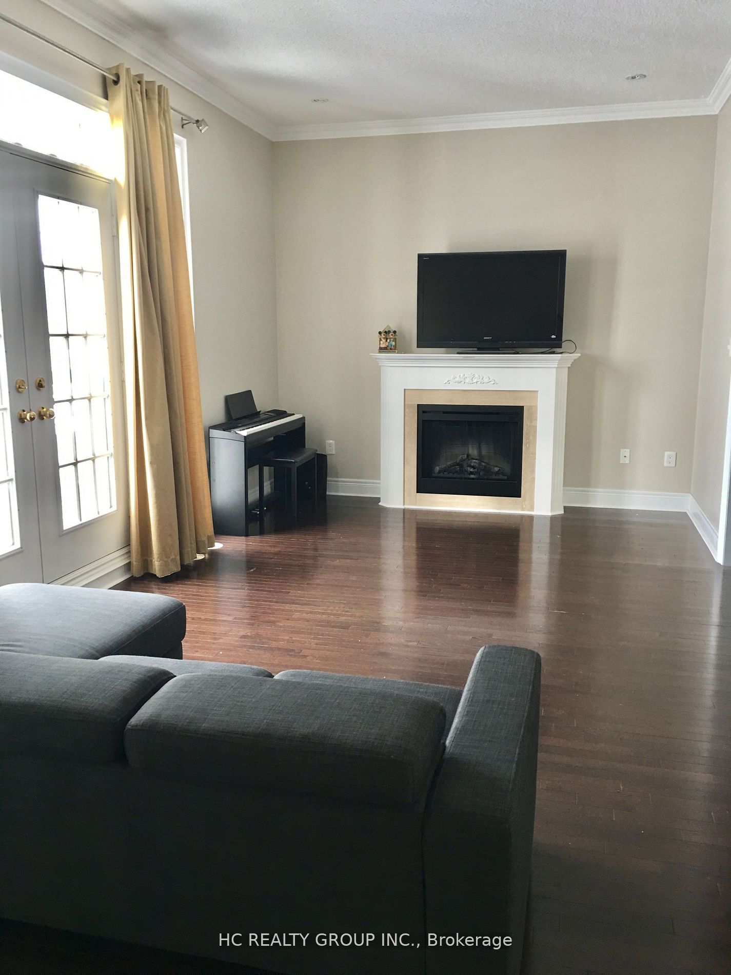 37 Rouge Valley Drive W