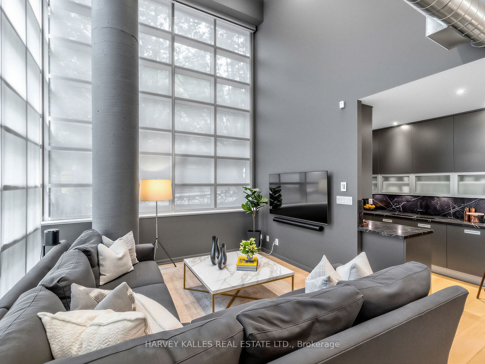 380 Macpherson Avenue 106