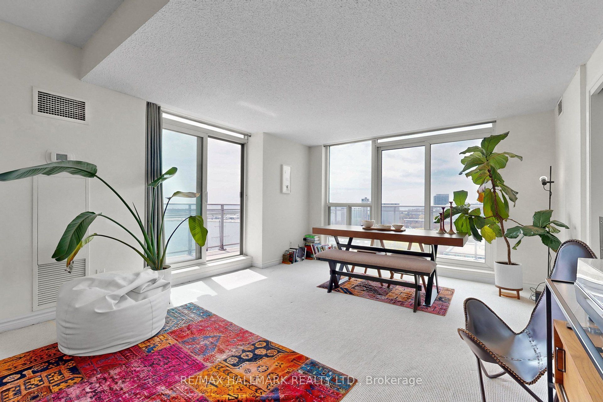 410 Queens Quay W 1516