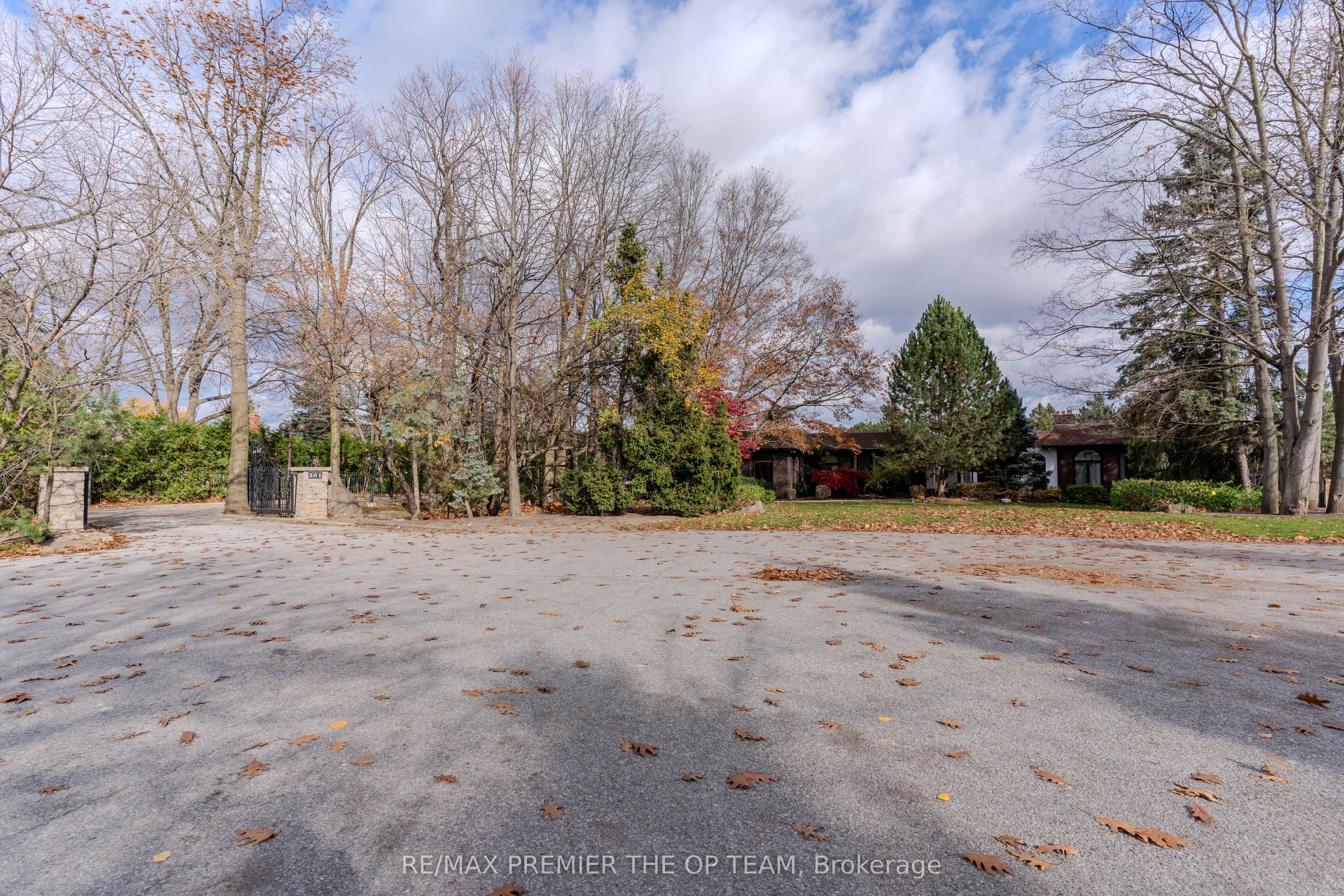 261 Sylvadene Parkway
