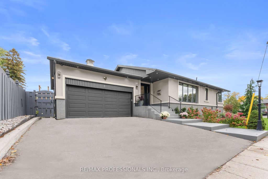 Photo of 1 Tewsley Place, Toronto, ON M9P 1N6 (MLS # W12501758)