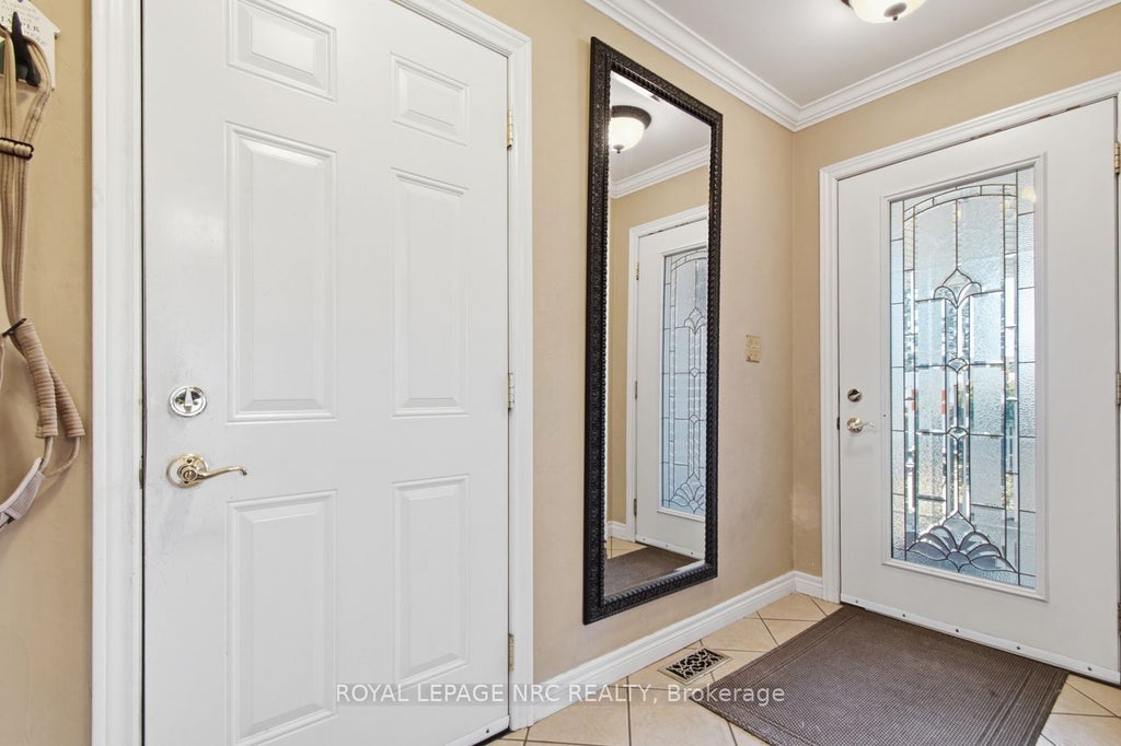 Photo of 92 Larchwood Circle, Welland, ON L3C 6T3 (MLS # X14120768)