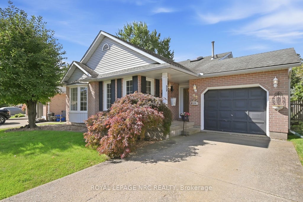 Photo of 92 Larchwood Circle, Welland, ON L3C 6T3 (MLS # X14120768)