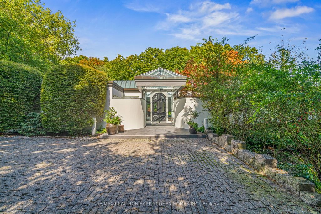 Photo of 18 Timberglade Court, Toronto, ON M2L 2Y2 (MLS # C12984882)