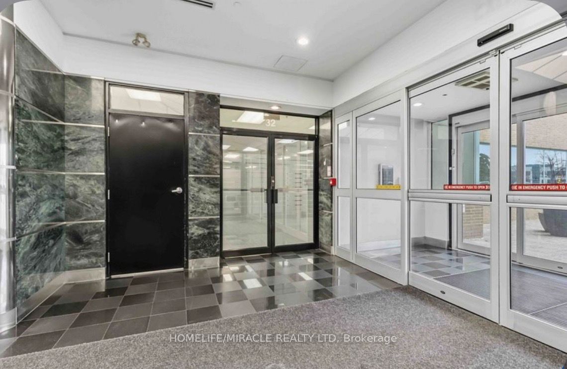 2800 Skymark Avenue 31