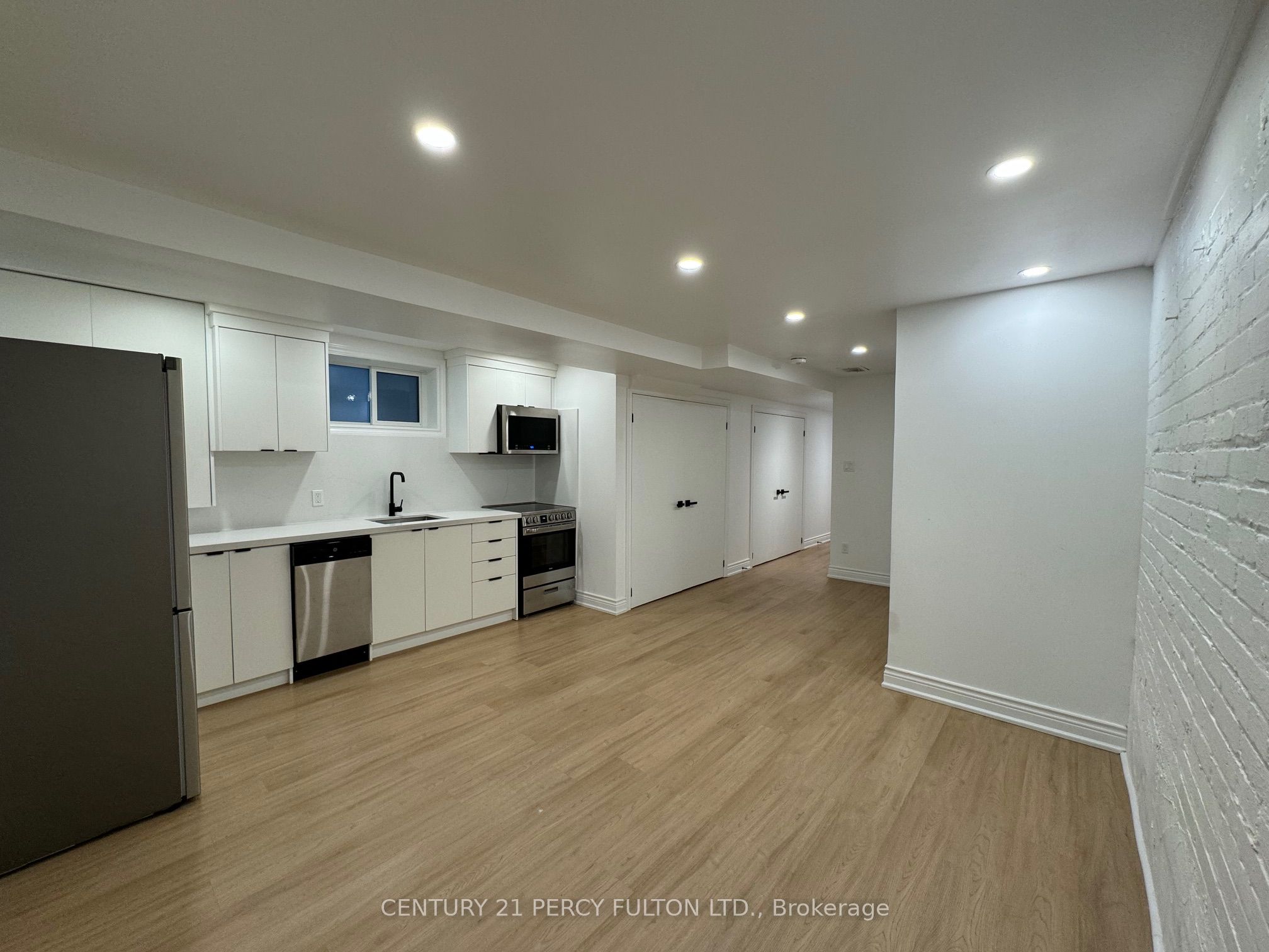 382 Lansdowne Avenue Lower