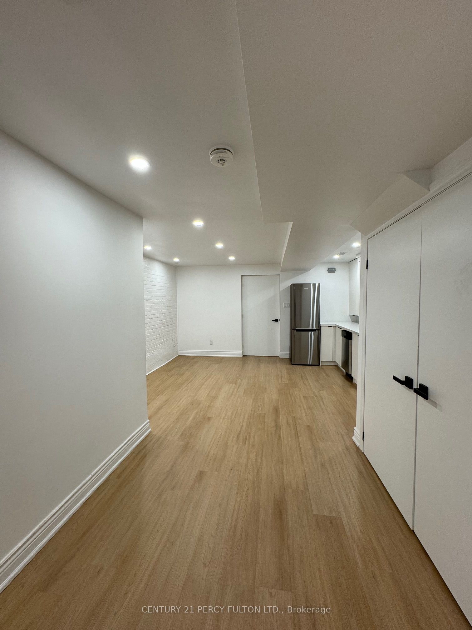 382 Lansdowne Avenue Lower