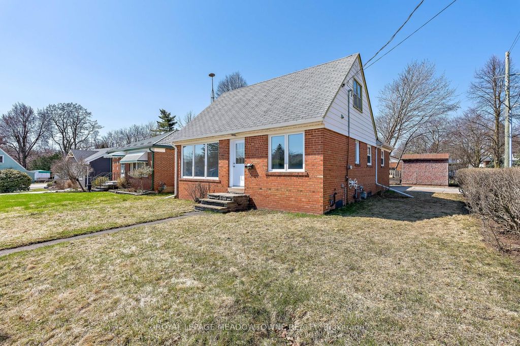 Photo of 3 Bard Lane, Halton Hills, ON L7G 2M6 (MLS # W12979178)