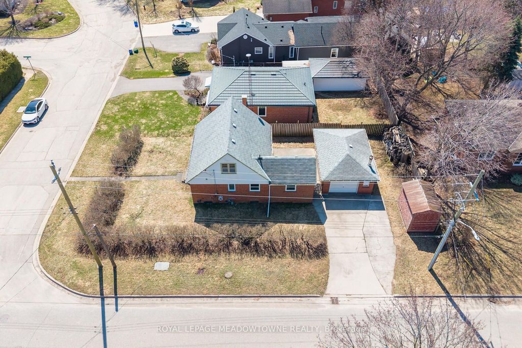 Photo of 3 Bard Lane, Halton Hills, ON L7G 2M6 (MLS # W12979178)