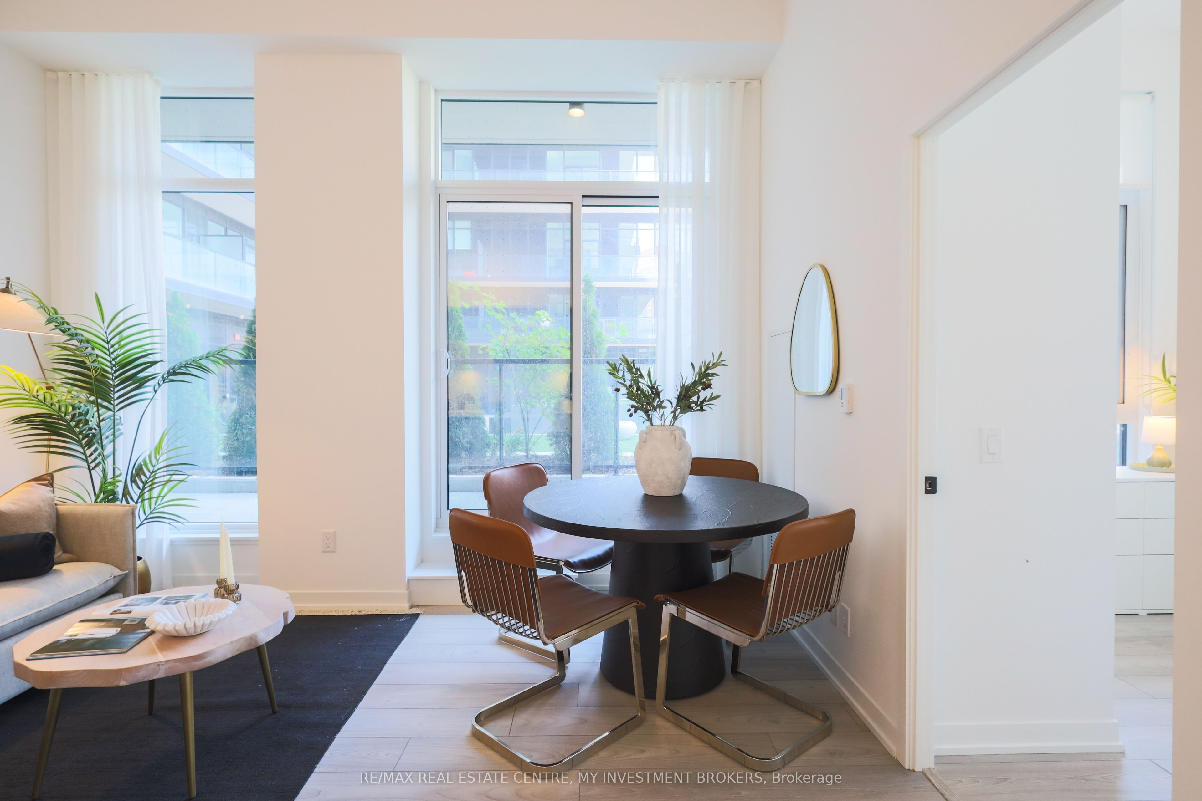 285 Dufferin Street 202