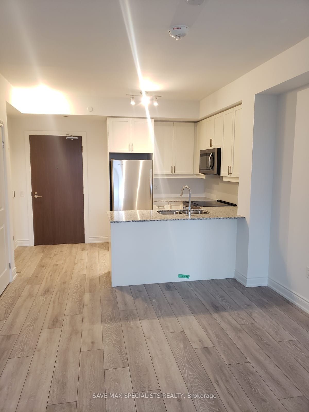 1050 Main Street 401